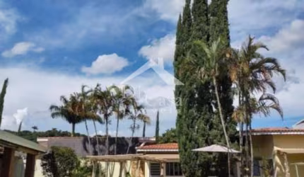 Casa térrea a 1 quadra da Av. Santana, 3 suítes, piscina, projeto arrojado, pronta para morar - Jardim Floresta