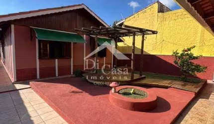 Linda casa toda térrea, 3 dormitórios + edícula próximo a Av. Lucas