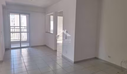 Apartamento próximo a Av Lucas Nogueira Garces