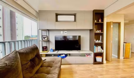 Apartamento com 192m², 4 quartos (2 suítes),  4 vagas, 2 depósitos a venda em Pinheiros, São Paulo