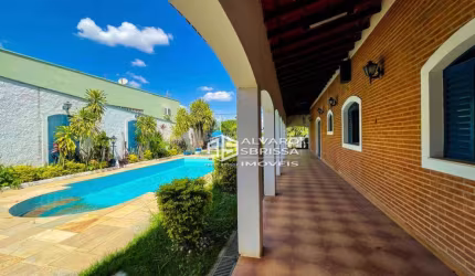 Excelente casa com piscina térrea espaçosa, com 600 m2 o no Bairro Brasil em Itu/SP.