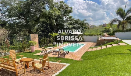 Casa com piscina e 4 suítes, sendo uma máster com closet no Condomínio Campos de Santo Antonio em Itu SP