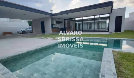 Casa no condomínio Xapada em Itu confortável com 4 suítes e piscina aquecida.  400m2ac 1000m2at
