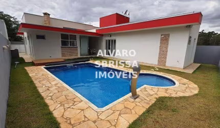 Casa com 3 dormitórios sendo 2 suítes no Condomínio Eco Residencial Ninho Verde I em Porangaba SP
