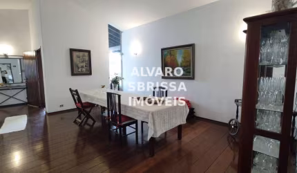 Linda casa para locação residencial ou comercial, no Bairro Brasil em Itu. Área Terreno:  1.200 m², sendo 520 m²