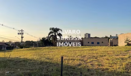 Terreno comercial com 2.500 m² na Avenida Ermelindo Maffei em Itu SP