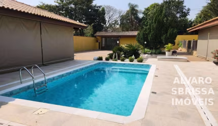Casa térrea com piscina, 03 dormitórios no Condomínio Zuleica Jabour - Salto