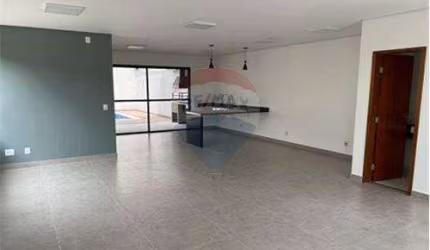 LINDO SOBRADO com 202mts e Acabamento Sofisticado