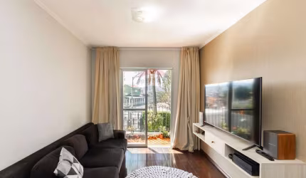 Apto 82 m2, 3 dormitórios, 1 banheiro, 1 vaga, em rua residencial e tranquila
