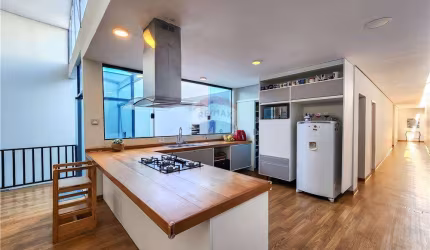 Casa com 5 dormitórios e 12 vagas de garagem à venda, 370 m² por R$ 2.350.000,00 - Pompéia