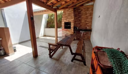 casa aconchegante em condominio com varios atrativos  ,