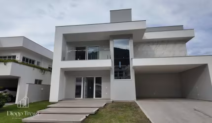 Casa à venda no bairro Ingleses do Rio Vermelho - Florianópolis/SC