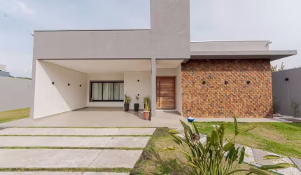 Casa térrea 3 dormitórios em Santa Felicidade