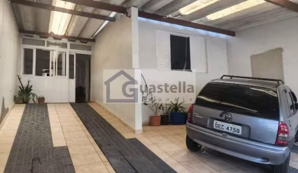 Casa térrea em Batistini - São Bernardo do Campo com 289m², 2 dormitórios e 2 banheiros por R$385.000, Com Edícula!!!