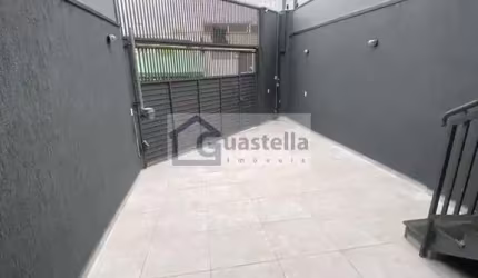 Sobrado em Taboão - Diadema: 2 dormitórios, 2 suítes, 80m² e 3 banheiros por R$ 530.000