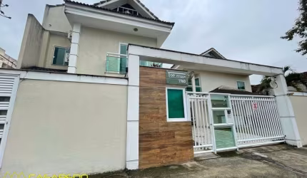 Casa em condomínio fechado com 3 quartos à venda na Taquara