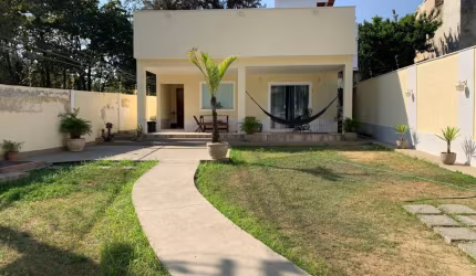 Venha conhecer esta ótima oportunidade de adquirir uma casa em condomínio fechado na Taquara!