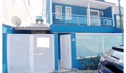 Ótima Casa Duplex totalmente modernizada em condomínio na Taquara!