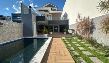 Linda casa duplex com 6 suítes,  área gourmet com piscina no Recreio dos Bandeirantes