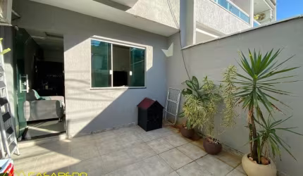 Linda casa duplex à venda, na Taquara.