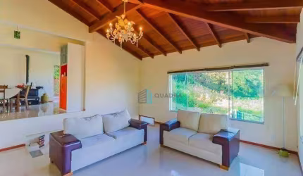 Casa à Venda em Condomínio na Trindade, Florianópolis !!