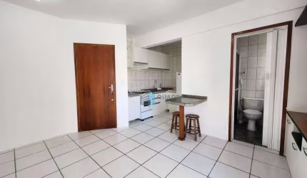 Apartamento com 1 dormitório para alugar, 40 m² por R$ 2.902,36/mês - Centro - Florianópolis/SC
