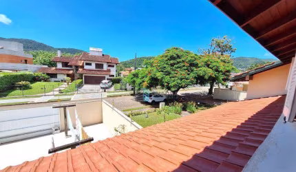 Casa à Venda com Terreno de 1008m² Muito Bem Localizada no Santa Mônica, Florianópolis !!
