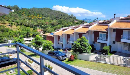 Casa à Venda em Condomínio Fechado no Sambaqui, Florianópolis !!