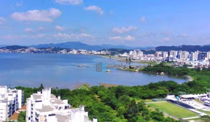 Apartamento à Venda no Abraão, Florianópolis !!