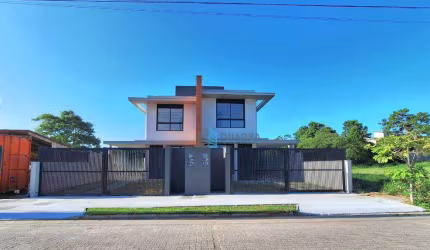 Casa à Venda no Loteamento Alameda Rio Vermelho, Florianópolis !!