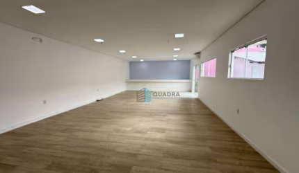Excelente casa comercial em bairro nobre de Florianópolis