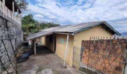 Casa localizada  Próxima a BR 101