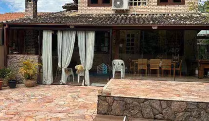 Casa com 4 dormitórios à venda, 255 m² por R$ 1.800.000,00 - Pantanal - Florianópolis/SC