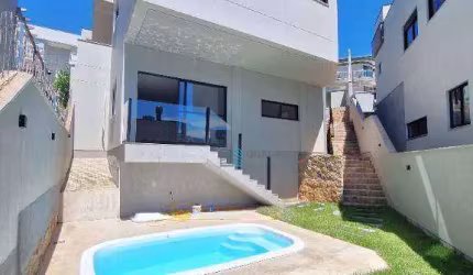 Casa à Venda em Loteamento Residencial no Córrego Grande, Florianópolis !!