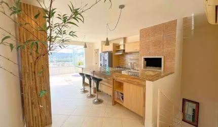 Cobertura Duplex à Venda, 3 Vagas, H. box e Muito Bem Localizada na Trindade, Florianópolis !!