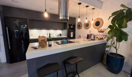Casa à Venda com 3 Suítes em Loteamento no Bairro Córrego Grande, Florianópolis !!
