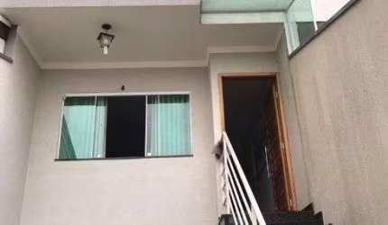 Sobrado para venda possui 142 metros quadrados na Vila Olinda em São Paulo - SP.