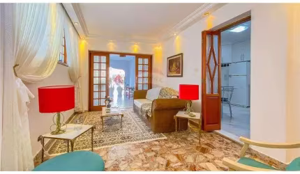 Casa à venda com 5 quartos, em Cambuci - São Paulo - SP