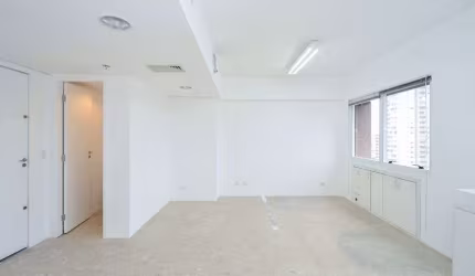 Sala à venda no Condomínio Edifício Mercure Bela Vista Central Towers em Bela Vista - São Paulo - SP