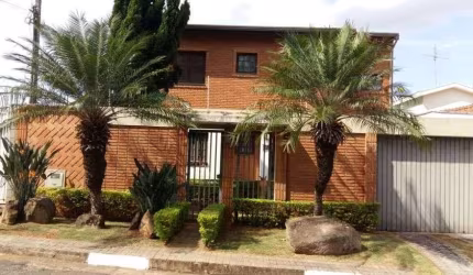 Casa para venda tem 353 metros quadrados com 4 quartos em Jardim Chapadão - Campinas - SP.