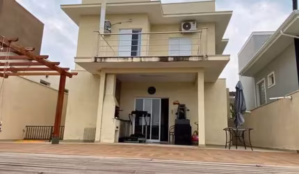 Casa à venda no Condomínio Le Village em Valinhos - SP.