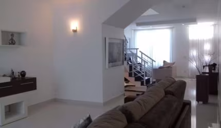 Casa alto padrão no Condomínio Terras do Cancioneiro em Paulínia, São Paulo.