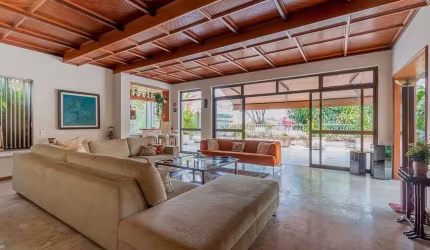 Casa de alto padrão à venda no Pacaembu em São Paulo - SP