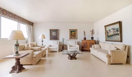 Apartamento alto padrão à venda no Condomínio Edifício Camboriú