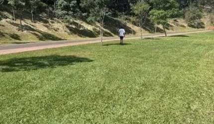 Terreno à venda no Condomínio Quinta da Baroneza em Bragança Paulista - SP