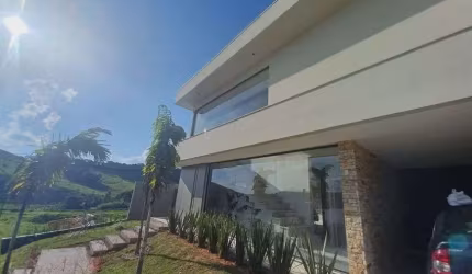 Casa á Venda no Condomínio Arboretum em Capela - Vinhedo - SP