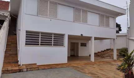 Casa de esquina à venda no Jardim Guanabara em Campinas - SP.