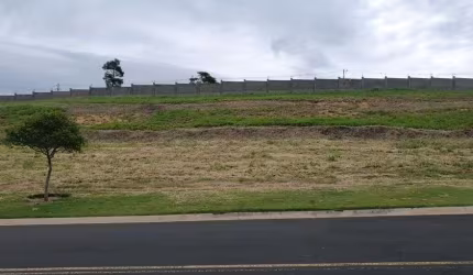 Terreno residencial no Condomínio Entreverdes possui 1.430 m² - Campinas - SP