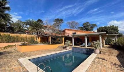 Casa alto padrão à venda no Condomínio Villa Vianna na Vila Santo Antônio em Cotia - SP,