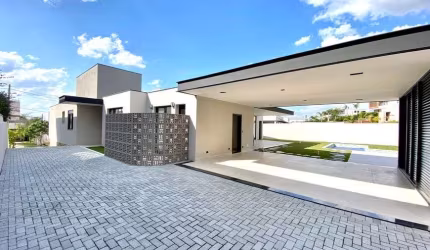 Casa à venda recém construída no Condomínio Xapada Parque I em Itu – São Paulo.